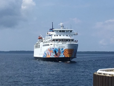 The Chi-Cheemaun approaching the dock in Tobermory